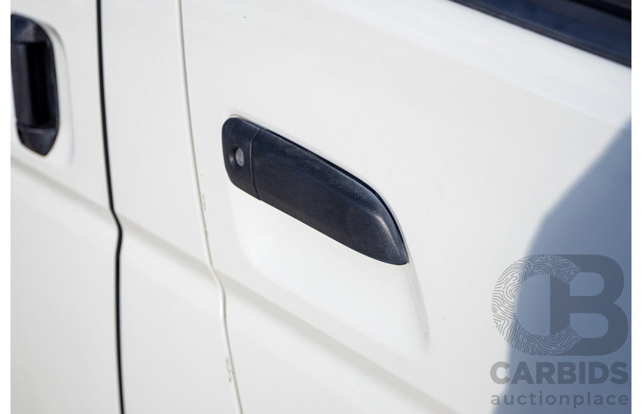 6/2016 Toyota Hiace SLWB KDH221R MY16 4d Van French Vanilla White Turbo Diesel 3.0L