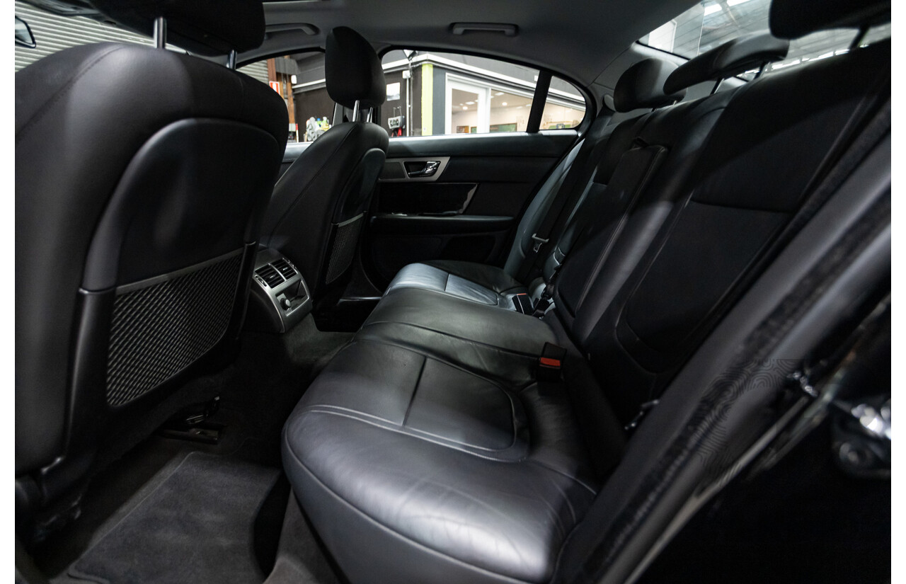 1/2013 Jaguar XF 3.0 SV6 Luxury MY13 4d Sedan Ultimate Black Metallic Supercharged V6 3.0L