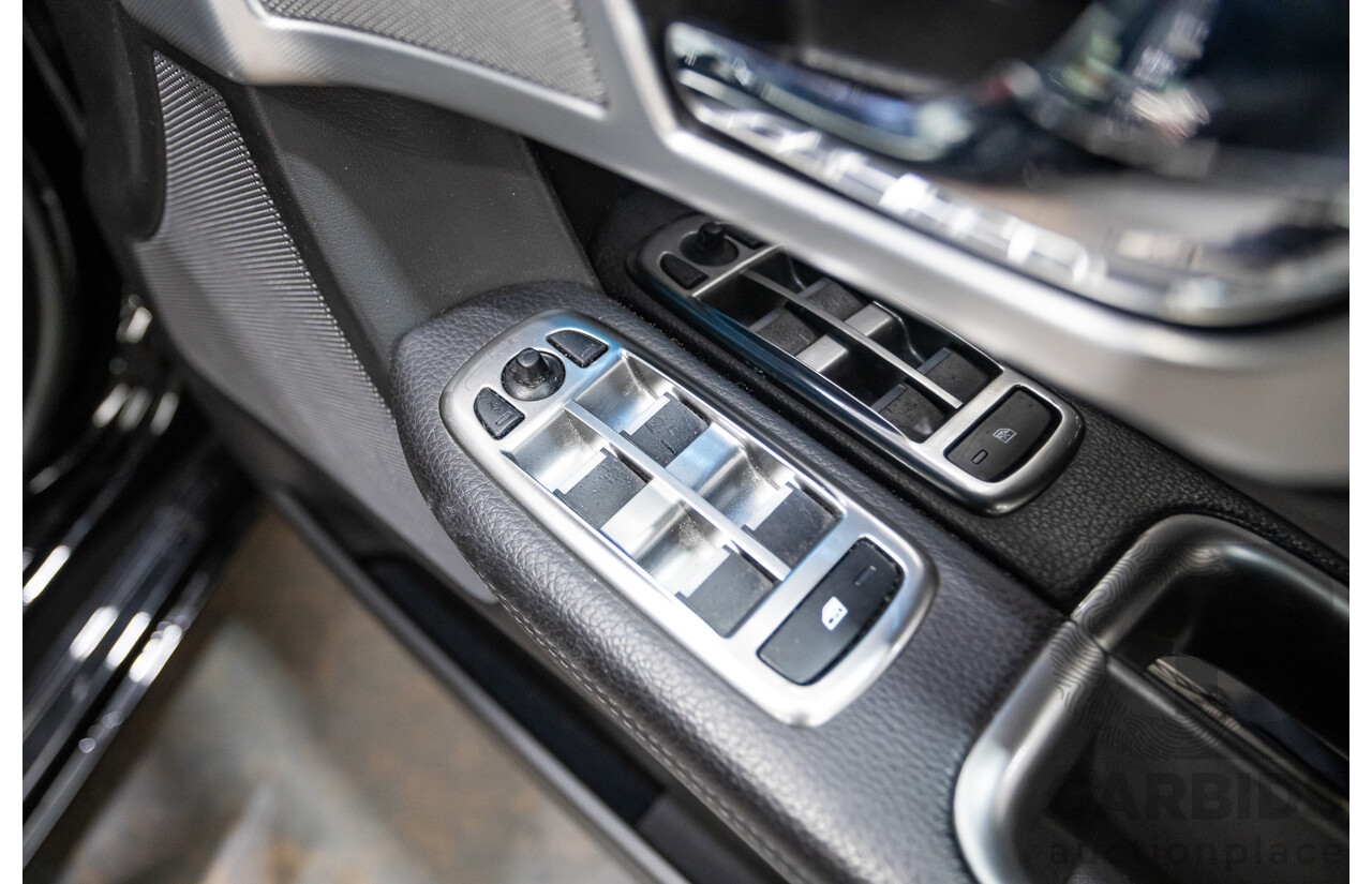 1/2013 Jaguar XF 3.0 SV6 Luxury MY13 4d Sedan Ultimate Black Metallic Supercharged V6 3.0L