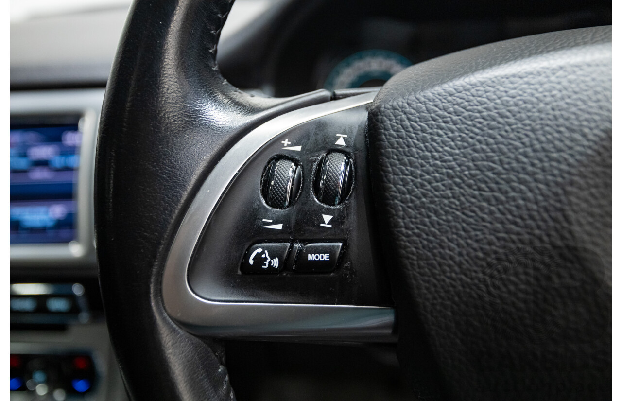 1/2013 Jaguar XF 3.0 SV6 Luxury MY13 4d Sedan Ultimate Black Metallic Supercharged V6 3.0L