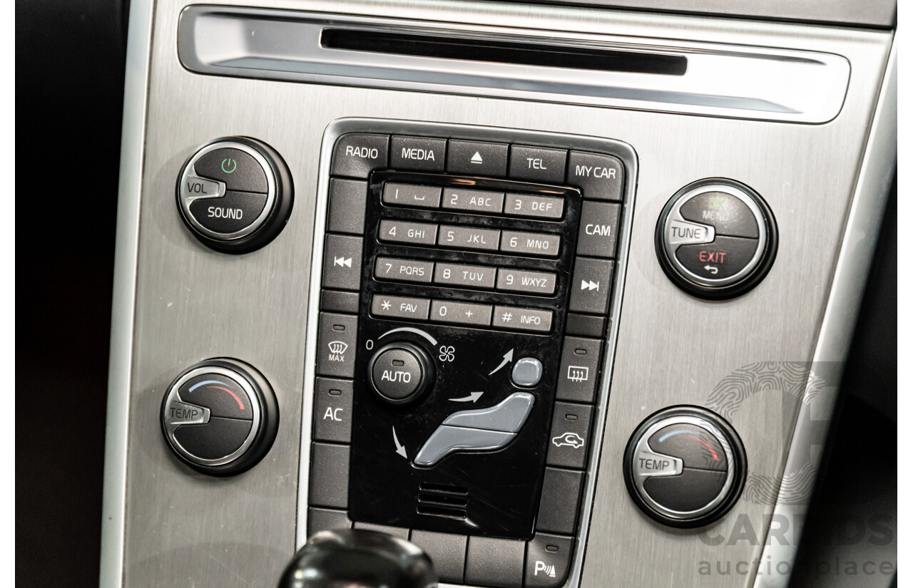 8/2011 Volvo XC60 T5 (FWD) DZ MY12 4d Wagon Ice White Turbo 2.0L