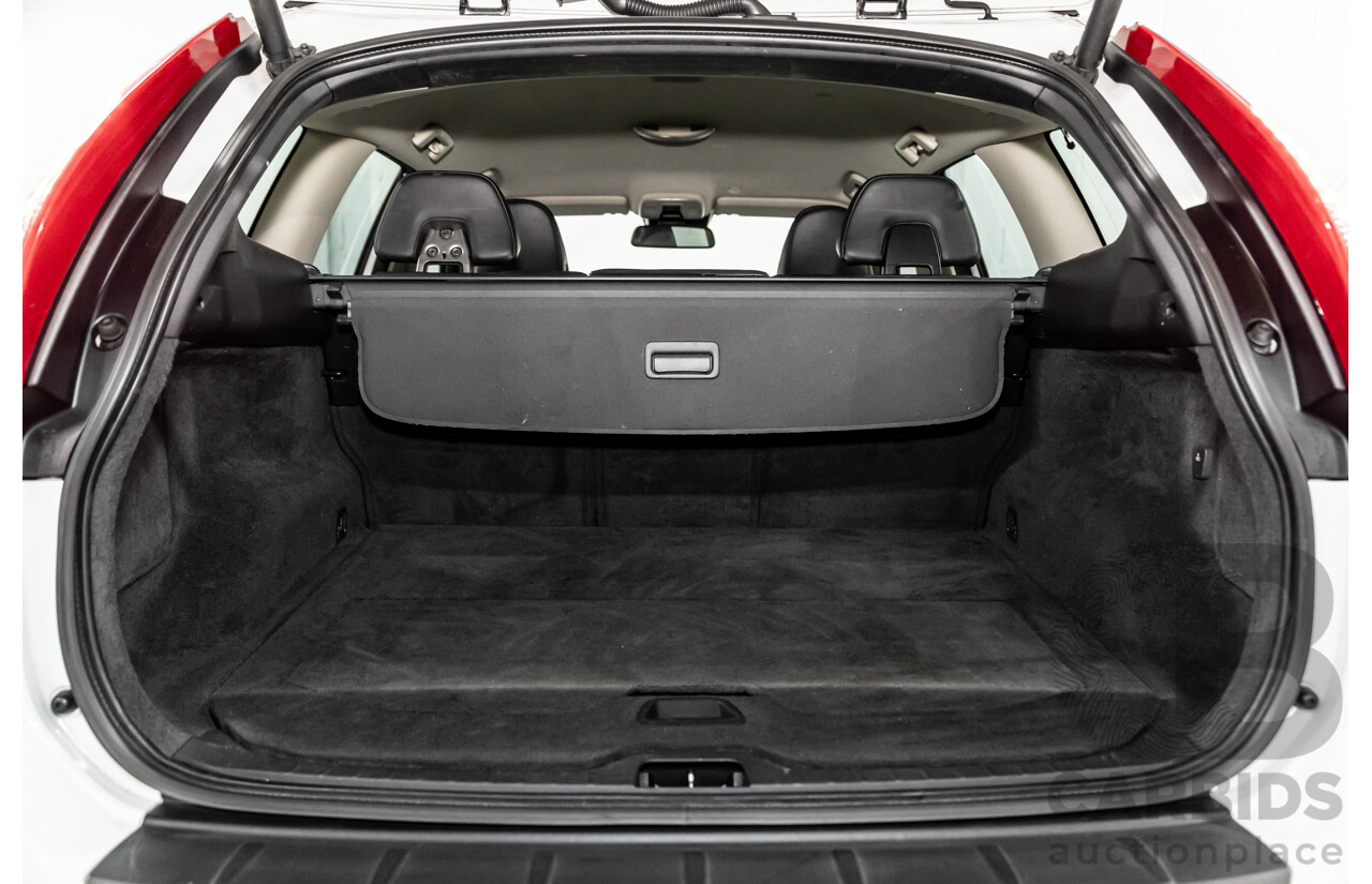 8/2011 Volvo XC60 T5 (FWD) DZ MY12 4d Wagon Ice White Turbo 2.0L