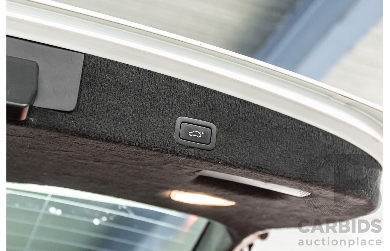 8/2011 Volvo XC60 T5 (FWD) DZ MY12 4d Wagon Ice White Turbo 2.0L