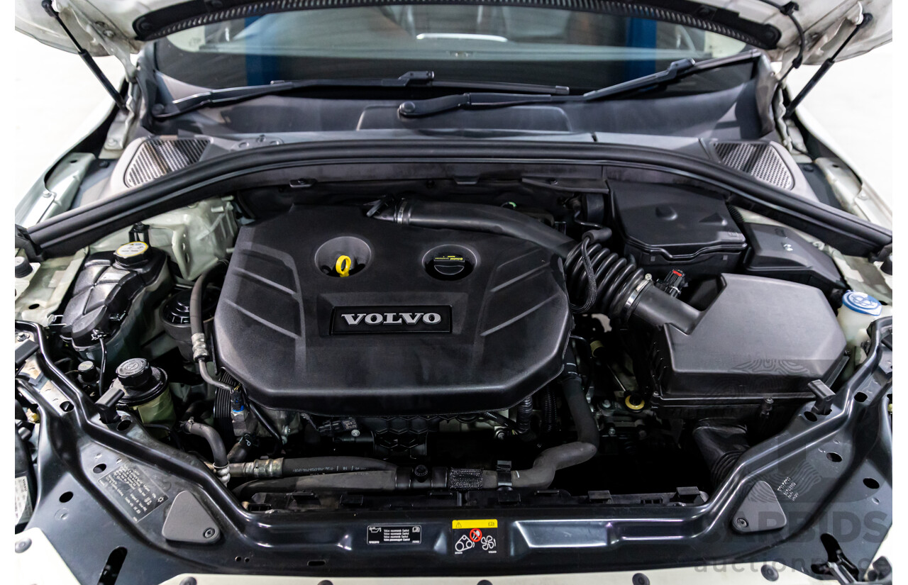 8/2011 Volvo XC60 T5 (FWD) DZ MY12 4d Wagon Ice White Turbo 2.0L