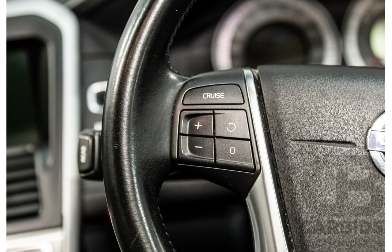 8/2011 Volvo XC60 T5 (FWD) DZ MY12 4d Wagon Ice White Turbo 2.0L