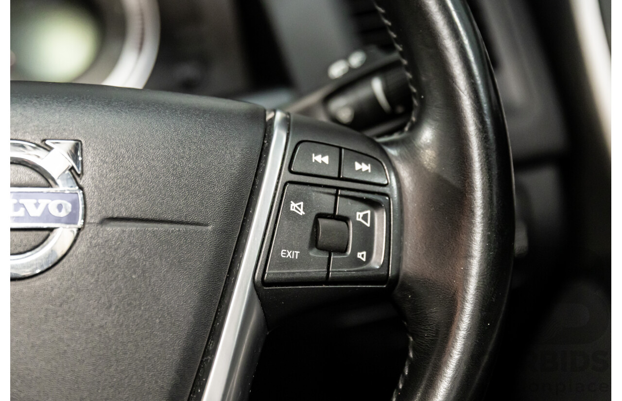 8/2011 Volvo XC60 T5 (FWD) DZ MY12 4d Wagon Ice White Turbo 2.0L