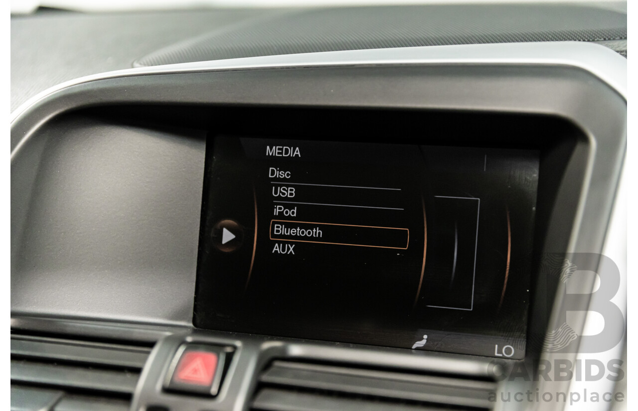 8/2011 Volvo XC60 T5 (FWD) DZ MY12 4d Wagon Ice White Turbo 2.0L