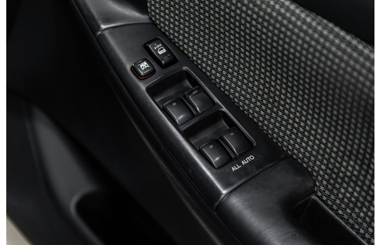 4/2006 Toyota Corolla Conquest Seca ZZE122R MY06 5d Hatchback Noosa Blue Metallic 1.8L