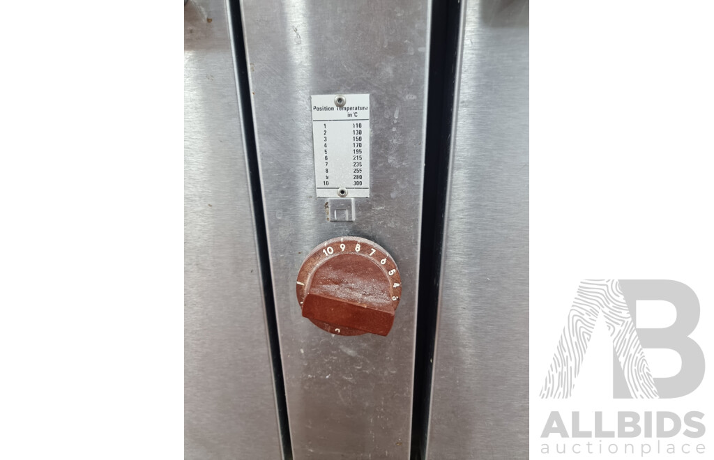 Zanussi Commercial Gas 8 Burner Stove Top with Double Under Bench Gas Ovens