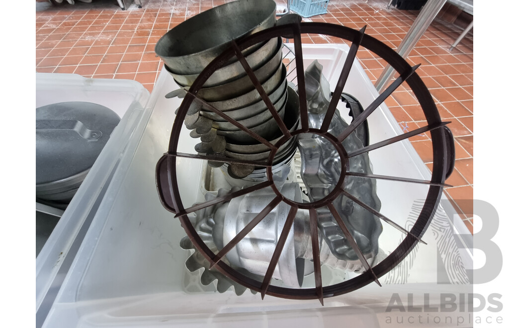 Stainless Steel Work Bench Trolley with Under Shelf Storage & Contents ETC