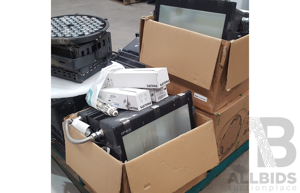 Assorted Lot of Light Fixtures