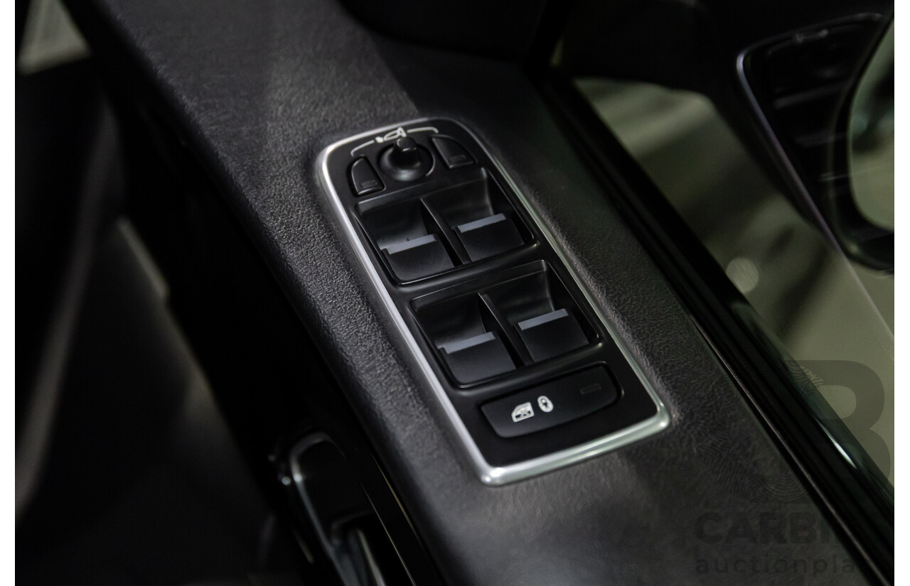 11/2016 Jaguar F-Pace 20d R-Sport (AWD) 4d Wagon Corris Grey Metallic Turbo Diesel 2.0L