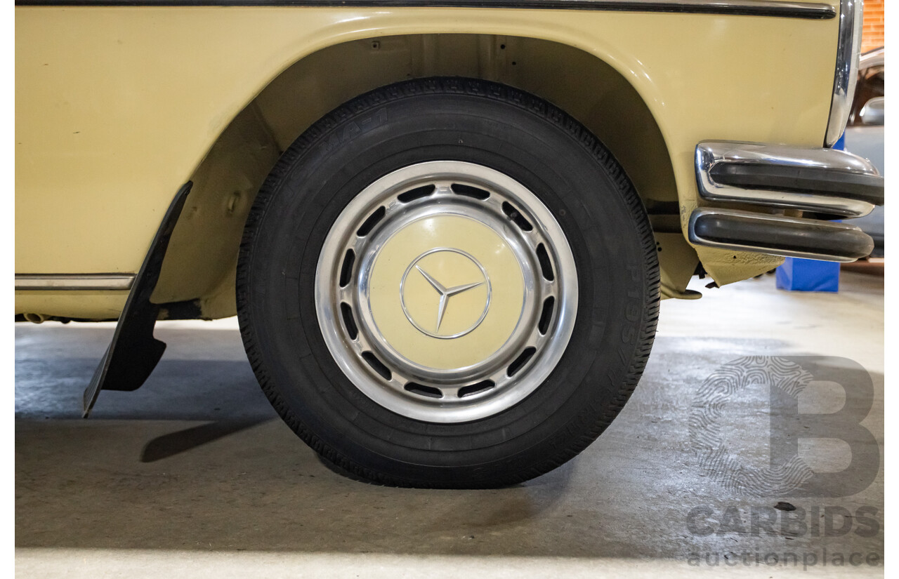 1/1972 Mercedes Benz 280E W114 4d Sedan Light Yellow 2.7L