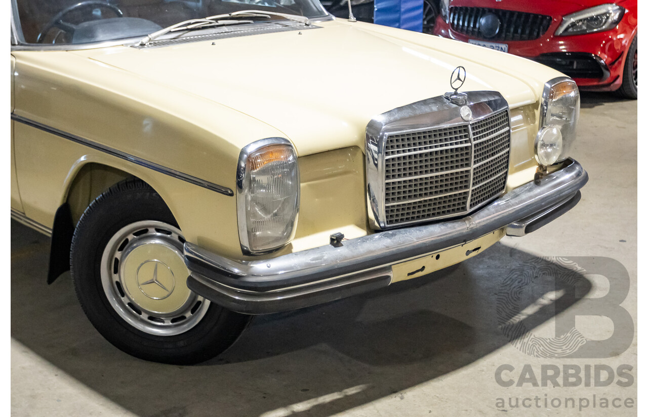 1/1972 Mercedes Benz 280E W114 4d Sedan Light Yellow 2.7L