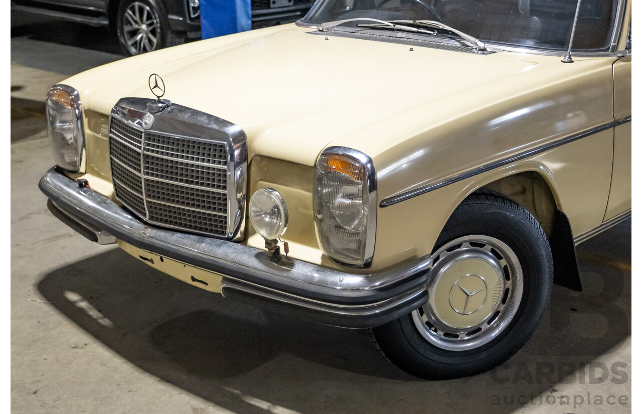 1/1972 Mercedes Benz 280E W114 4d Sedan Light Yellow 2.7L