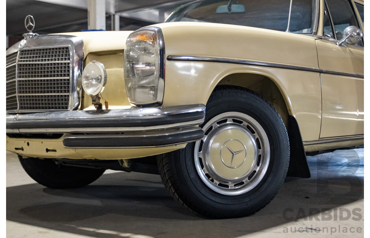 1/1972 Mercedes Benz 280E W114 4d Sedan Light Yellow 2.7L