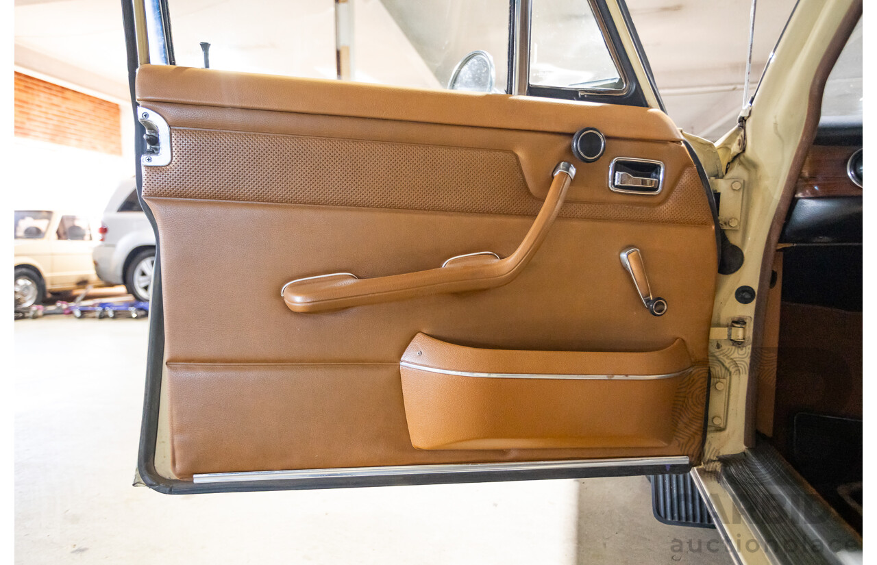 1/1972 Mercedes Benz 280E W114 4d Sedan Light Yellow 2.7L