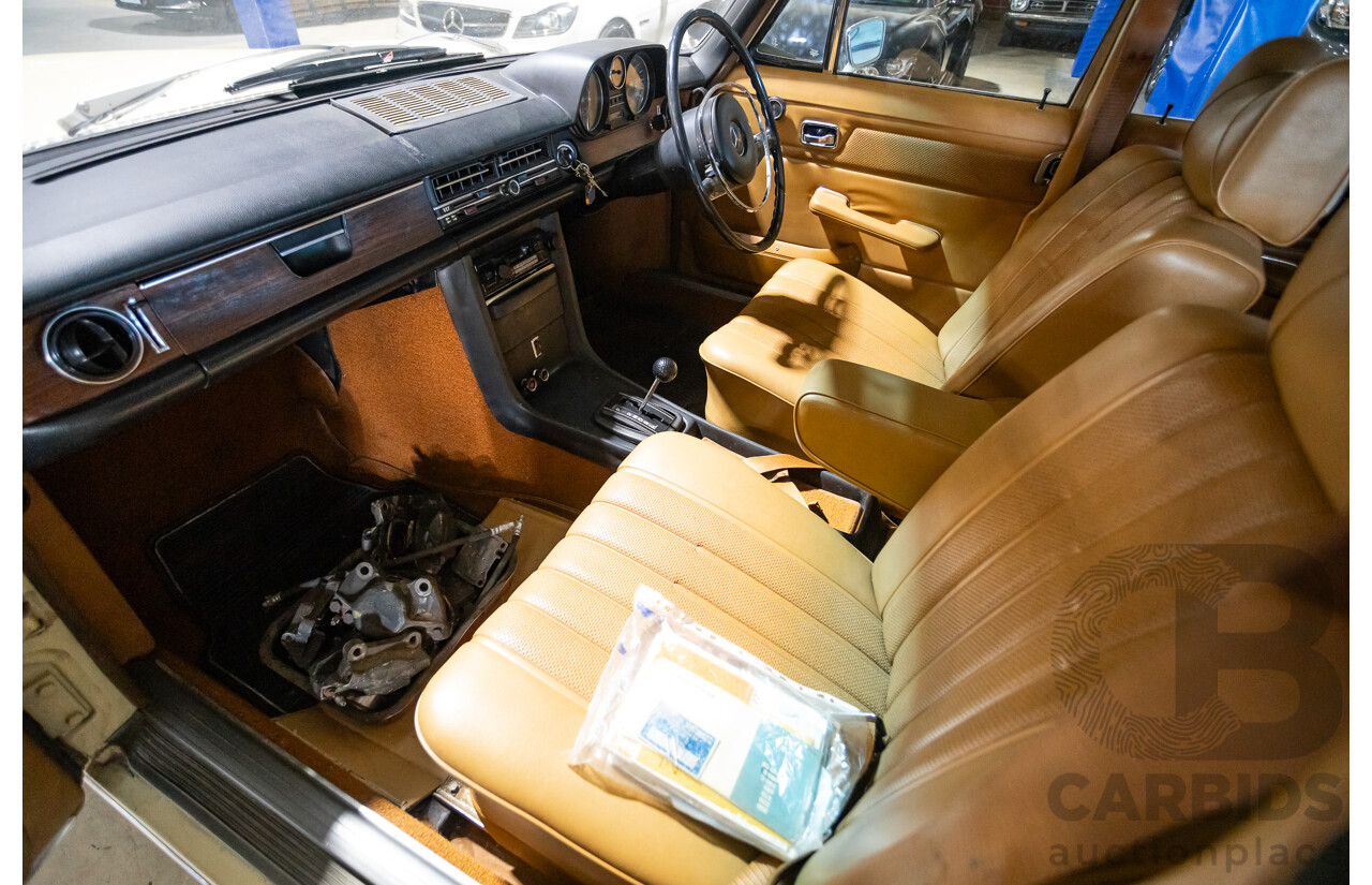 1/1972 Mercedes Benz 280E W114 4d Sedan Light Yellow 2.7L