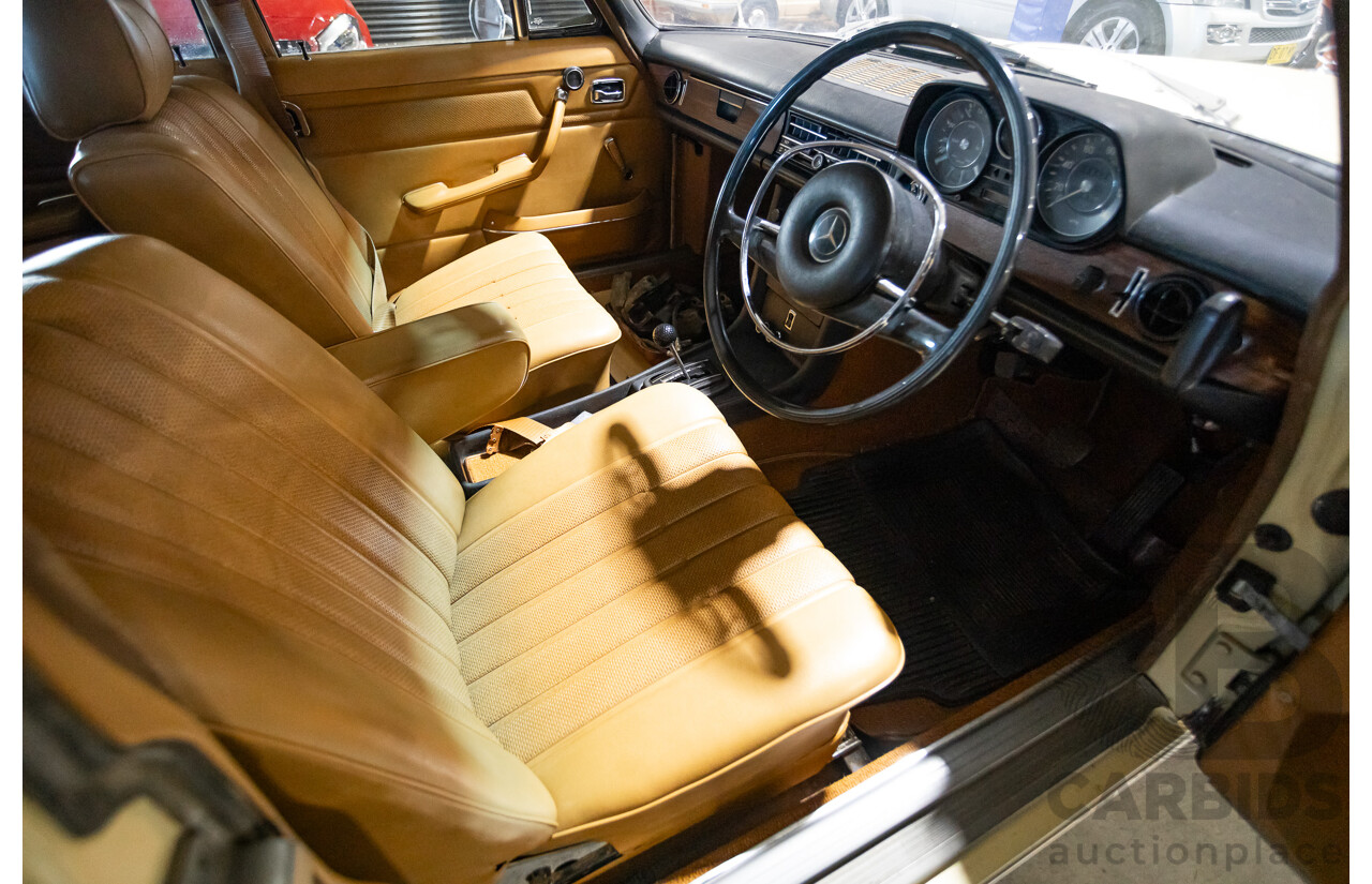 1/1972 Mercedes Benz 280E W114 4d Sedan Light Yellow 2.7L