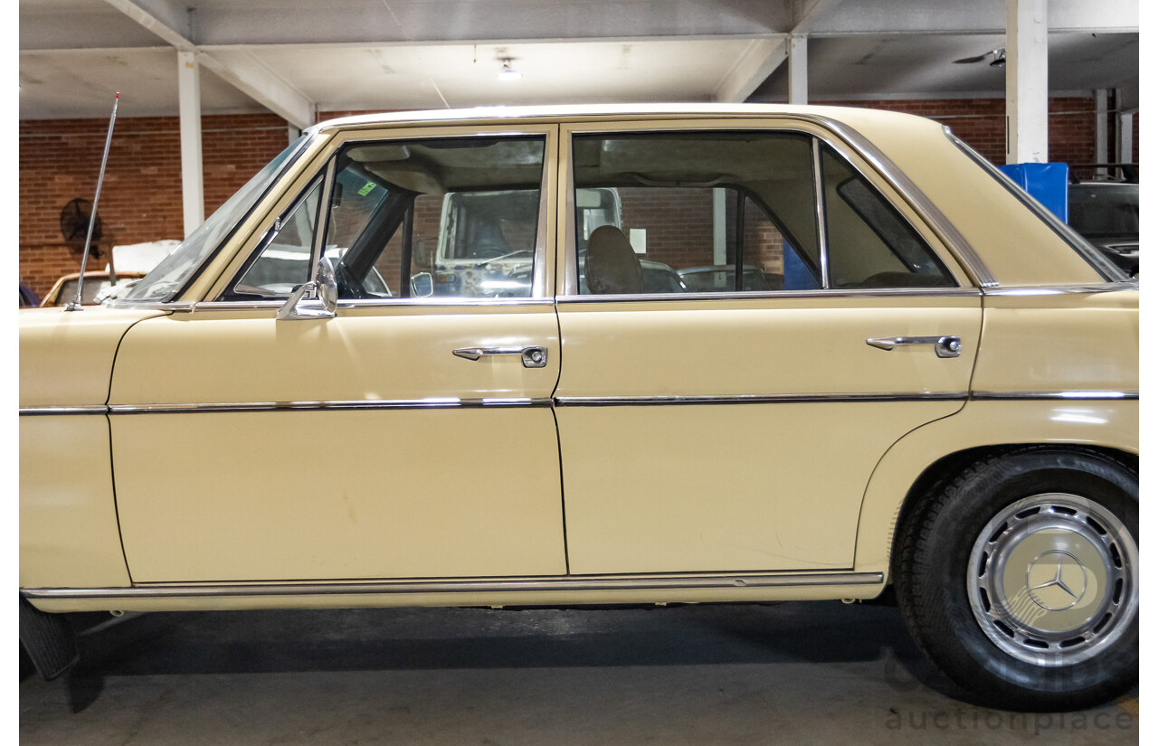 1/1972 Mercedes Benz 280E W114 4d Sedan Light Yellow 2.7L