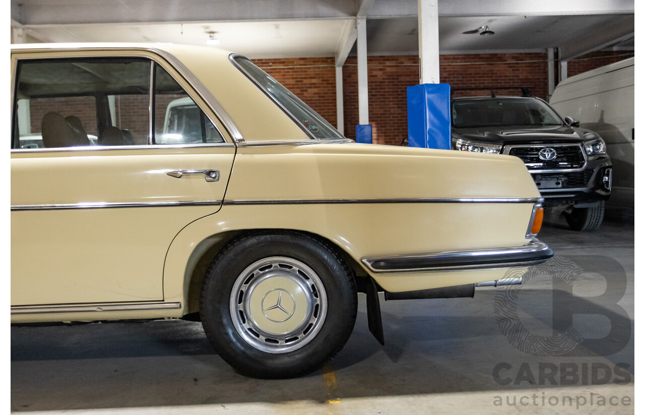 1/1972 Mercedes Benz 280E W114 4d Sedan Light Yellow 2.7L