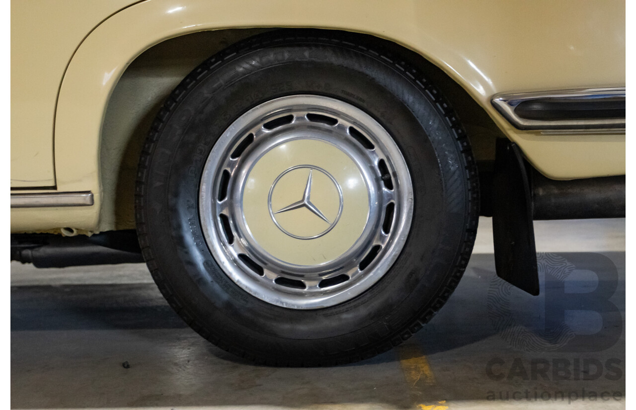 1/1972 Mercedes Benz 280E W114 4d Sedan Light Yellow 2.7L