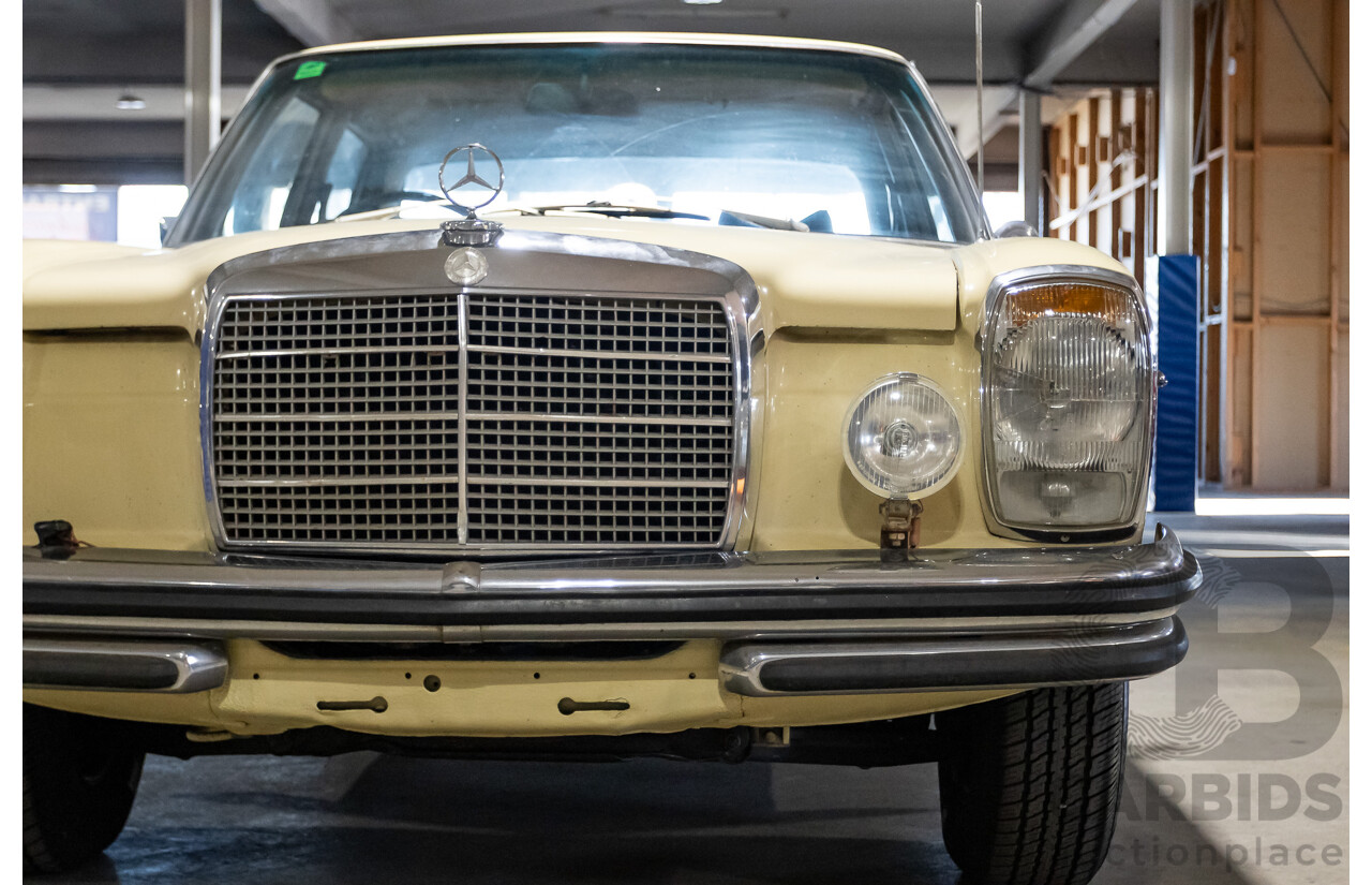 1/1972 Mercedes Benz 280E W114 4d Sedan Light Yellow 2.7L