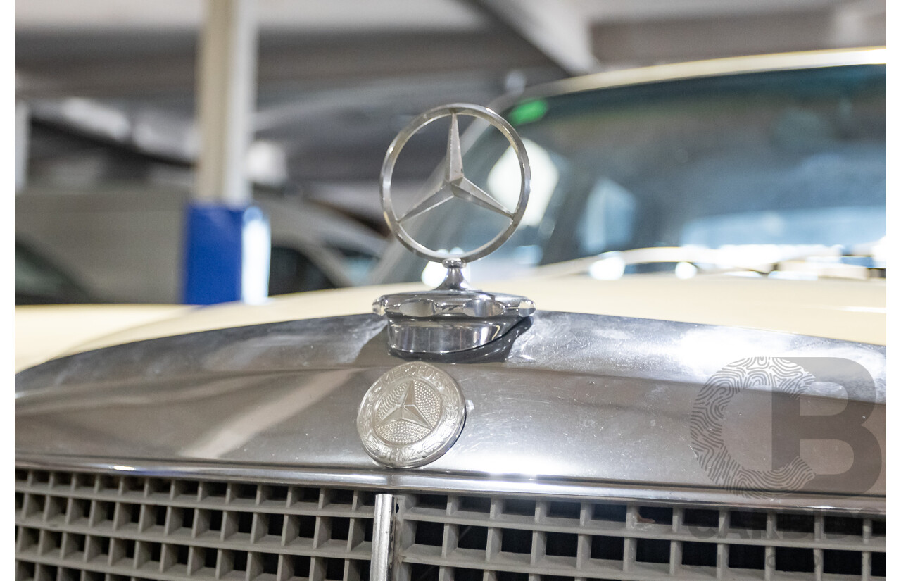 1/1972 Mercedes Benz 280E W114 4d Sedan Light Yellow 2.7L