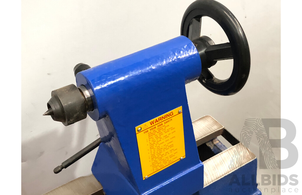 Carba-Tec 1100mm Electric Wood Lathe and Accessories