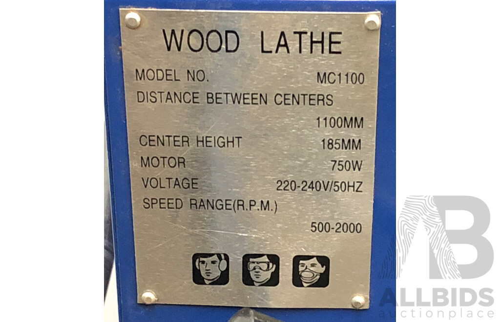 Carba-Tec 1100mm Electric Wood Lathe and Accessories