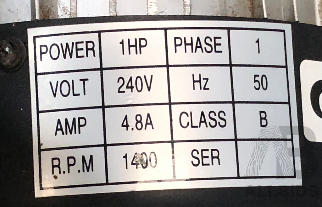 Carba-Tec 1100mm Electric Wood Lathe and Accessories