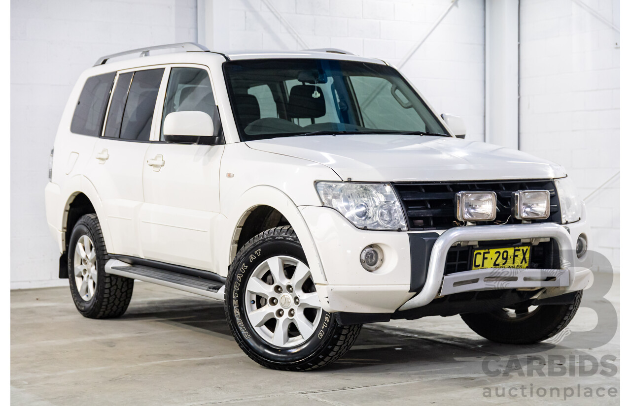 3/2010 Mitsubishi Pajero Activ NT MY10 4d Wagon White Turbo Diesel 3.2L - 7 Seater