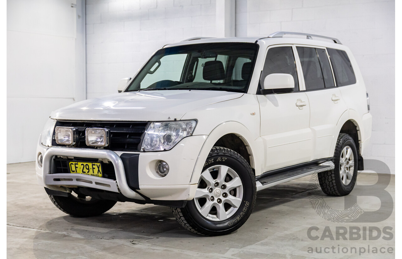 3/2010 Mitsubishi Pajero Activ NT MY10 4d Wagon White Turbo Diesel 3.2L - 7 Seater