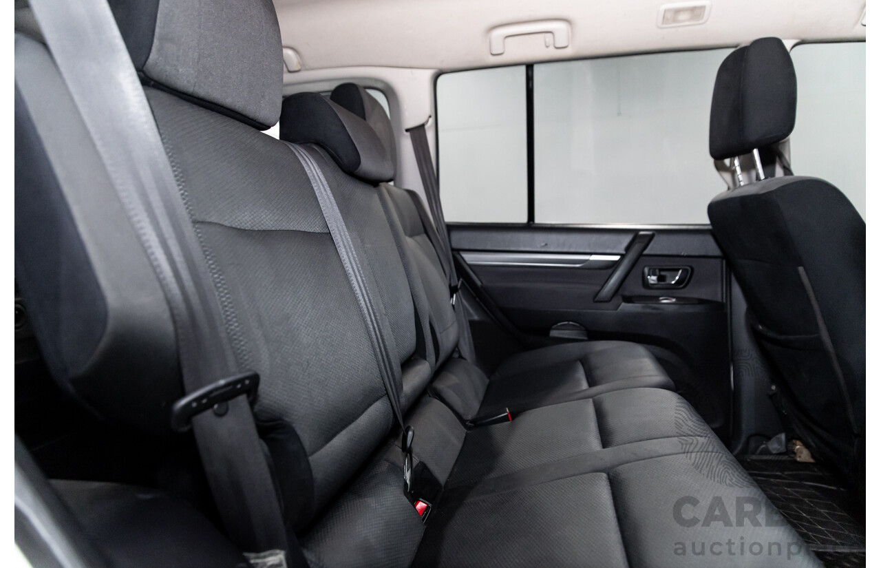 3/2010 Mitsubishi Pajero Activ NT MY10 4d Wagon White Turbo Diesel 3.2L - 7 Seater