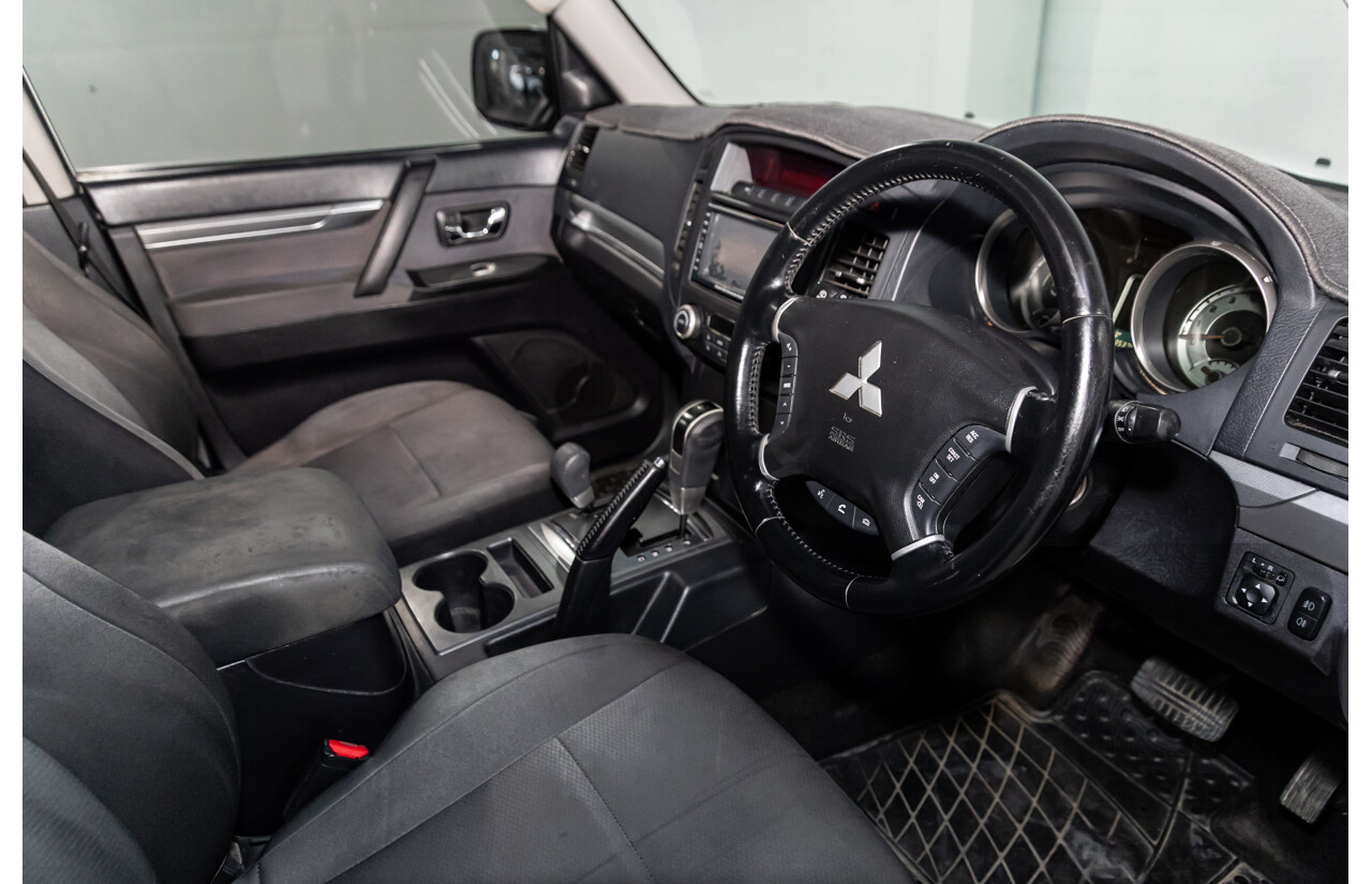 3/2010 Mitsubishi Pajero Activ NT MY10 4d Wagon White Turbo Diesel 3.2L - 7 Seater