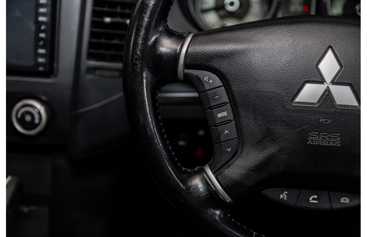 3/2010 Mitsubishi Pajero Activ NT MY10 4d Wagon White Turbo Diesel 3.2L - 7 Seater