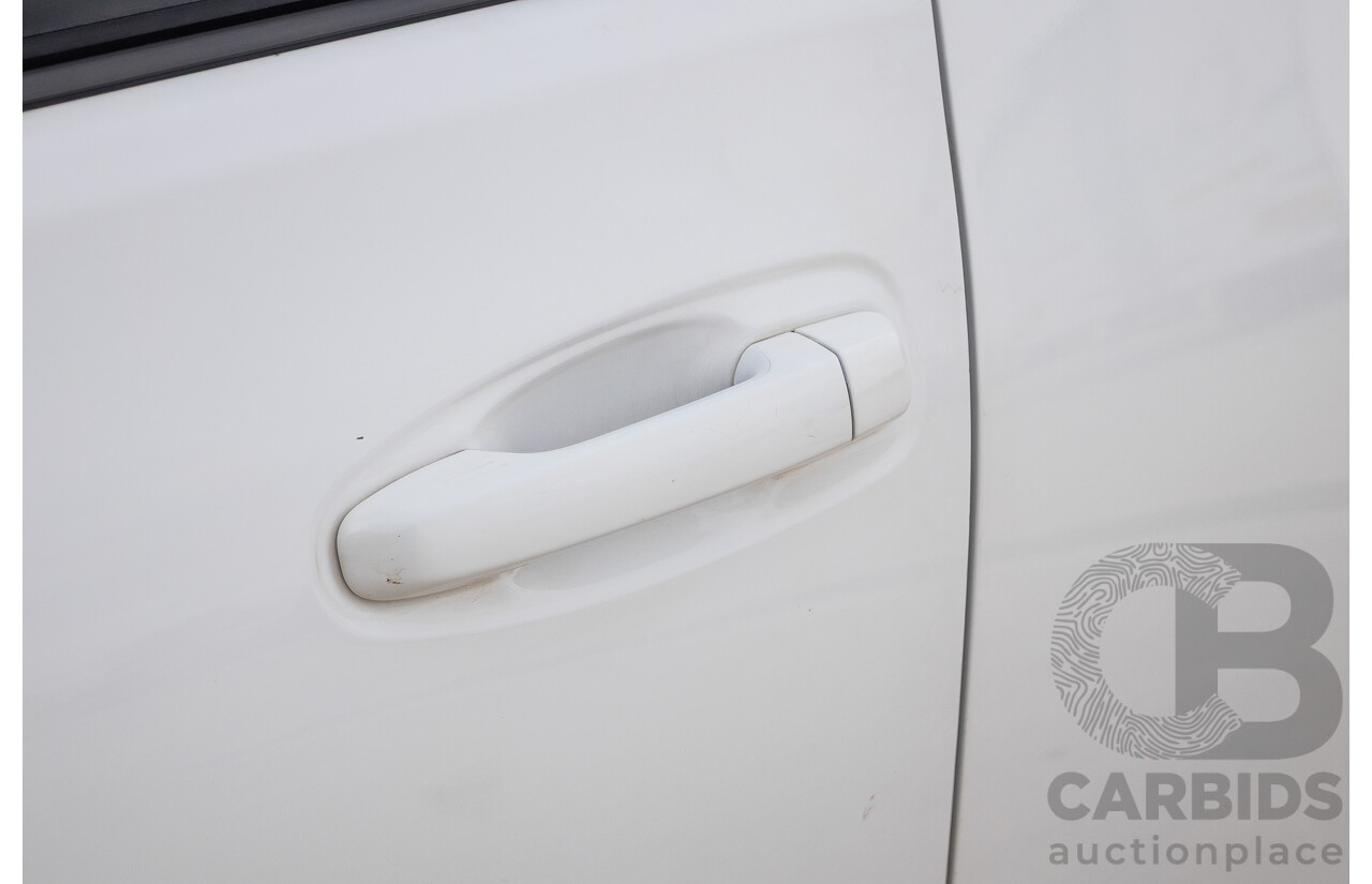10/2013 Toyota Landcruiser Prado GXL (4x4) KDJ150R 11 UPGRADE 4d Wagon White 3.0L - 7 Seats