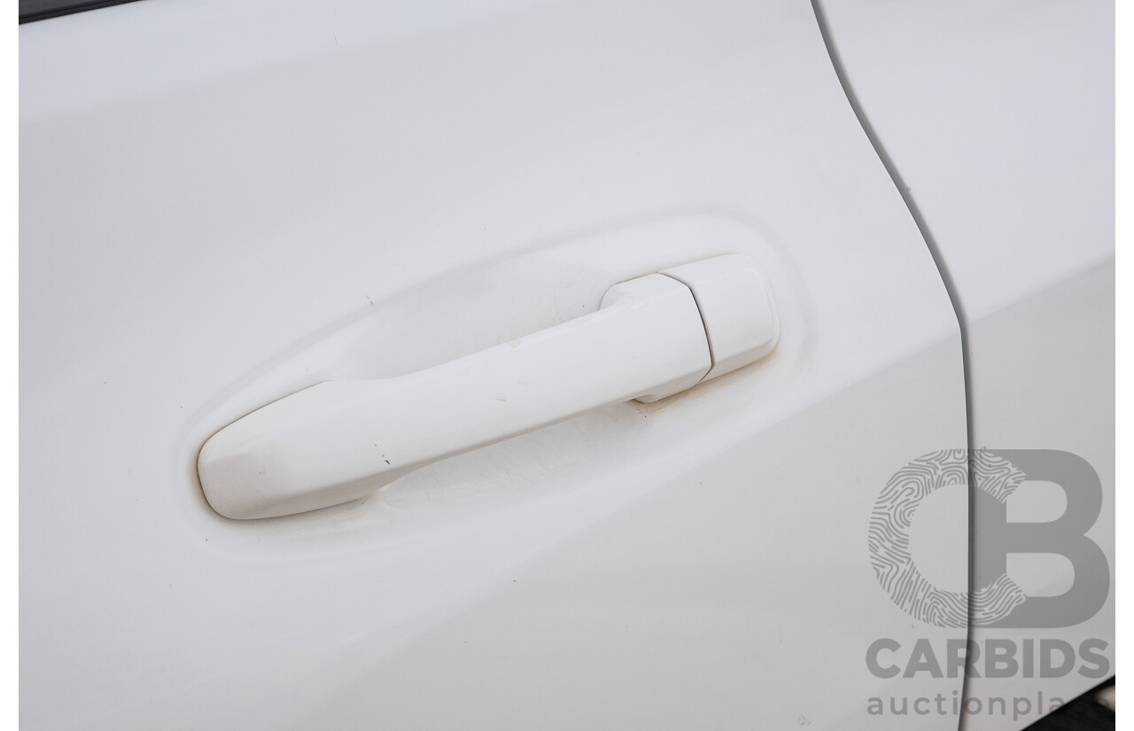 10/2013 Toyota Landcruiser Prado GXL (4x4) KDJ150R 11 UPGRADE 4d Wagon White 3.0L - 7 Seats