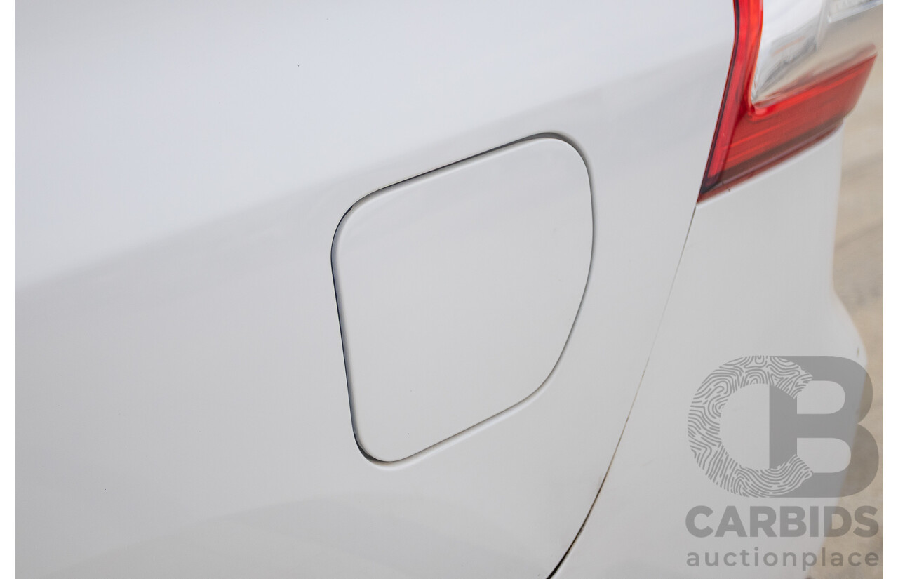 10/2013 Toyota Landcruiser Prado GXL (4x4) KDJ150R 11 UPGRADE 4d Wagon White 3.0L - 7 Seats