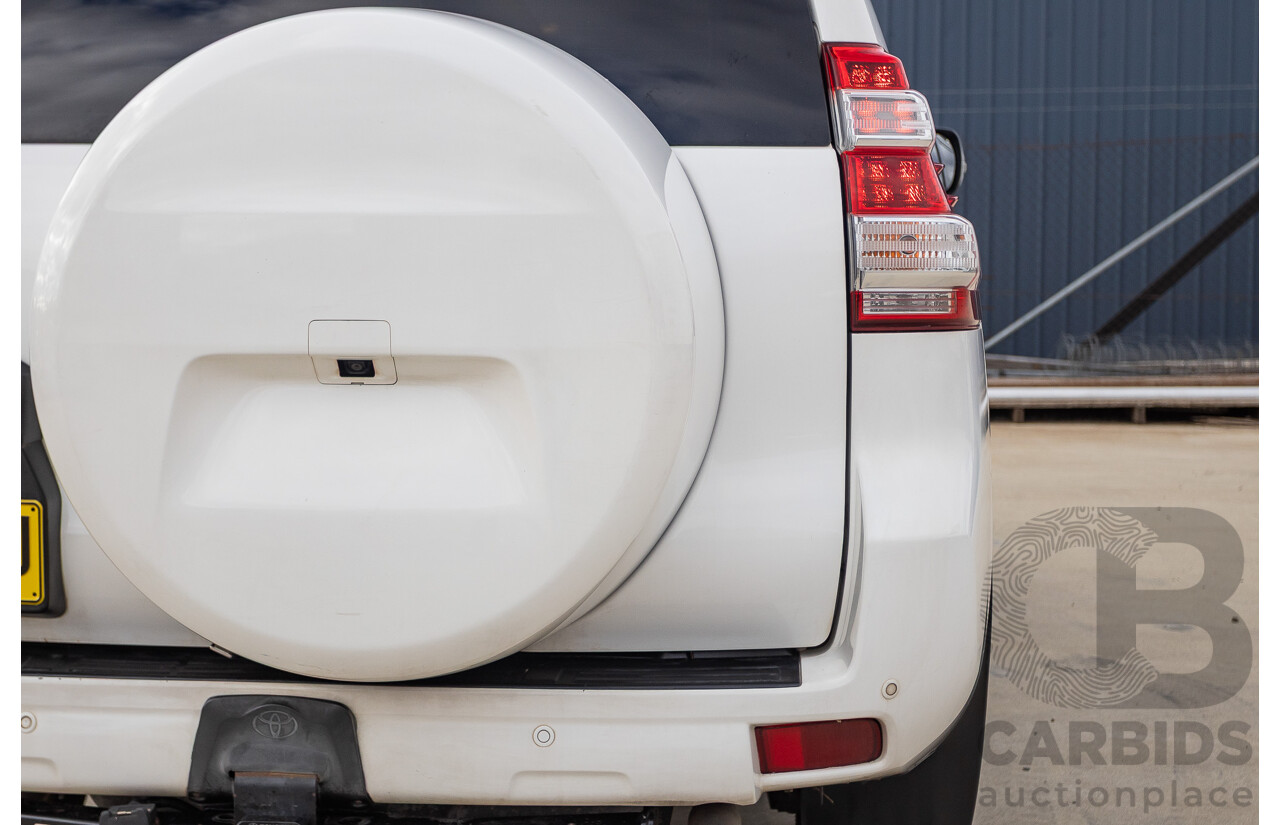 10/2013 Toyota Landcruiser Prado GXL (4x4) KDJ150R 11 UPGRADE 4d Wagon White 3.0L - 7 Seats