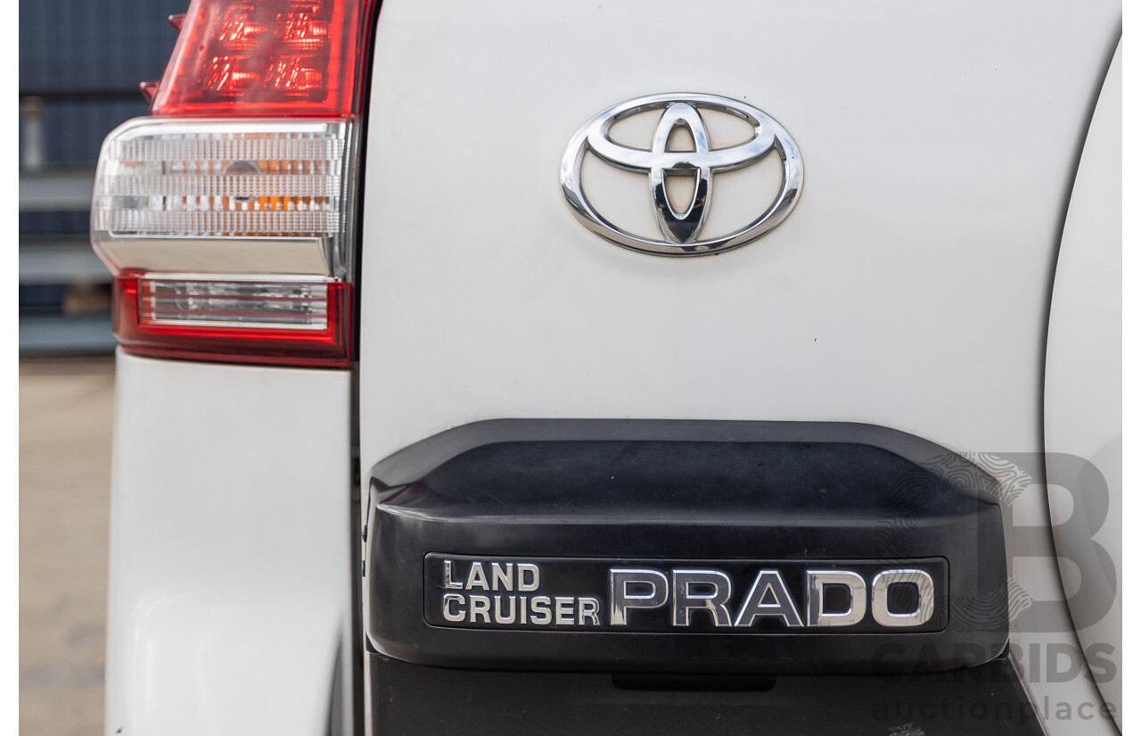 10/2013 Toyota Landcruiser Prado GXL (4x4) KDJ150R 11 UPGRADE 4d Wagon White 3.0L - 7 Seats