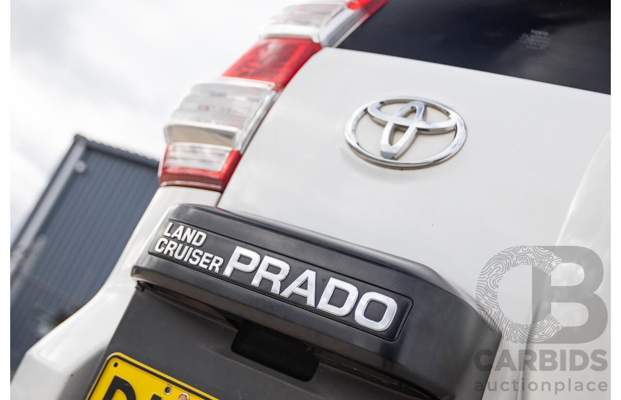 10/2013 Toyota Landcruiser Prado GXL (4x4) KDJ150R 11 UPGRADE 4d Wagon White 3.0L - 7 Seats