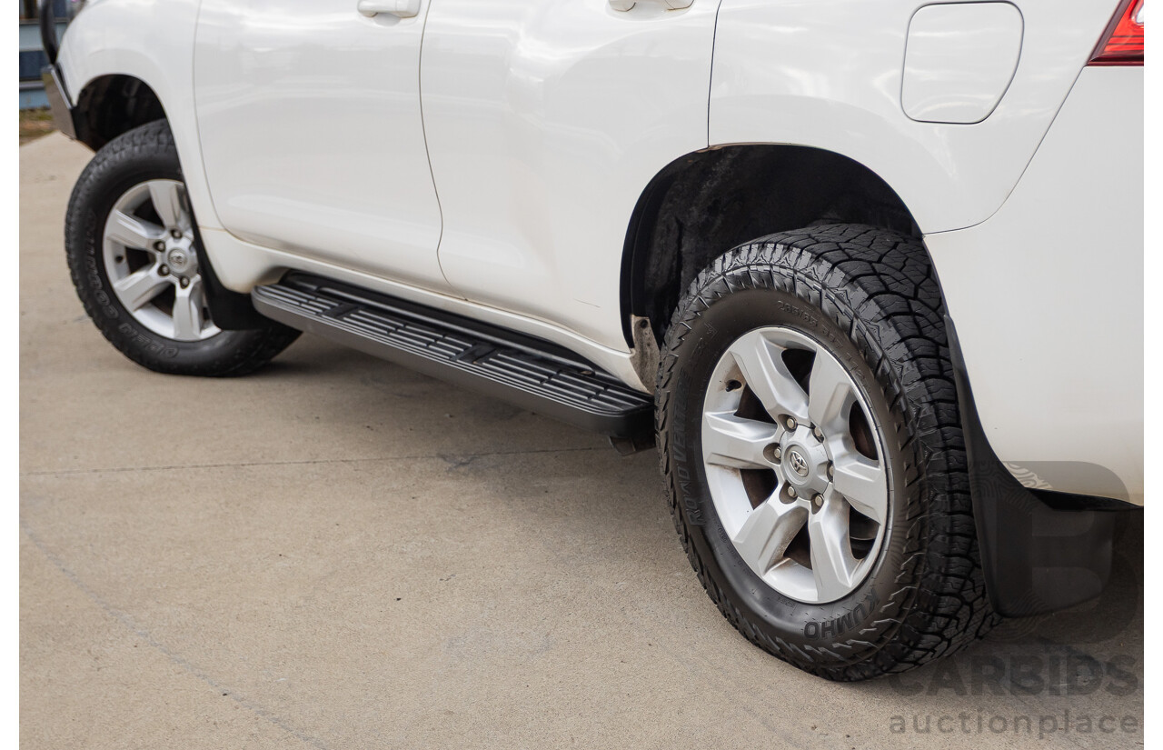10/2013 Toyota Landcruiser Prado GXL (4x4) KDJ150R 11 UPGRADE 4d Wagon White 3.0L - 7 Seats