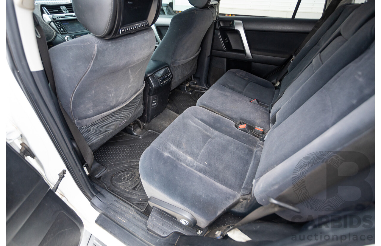 10/2013 Toyota Landcruiser Prado GXL (4x4) KDJ150R 11 UPGRADE 4d Wagon White 3.0L - 7 Seats