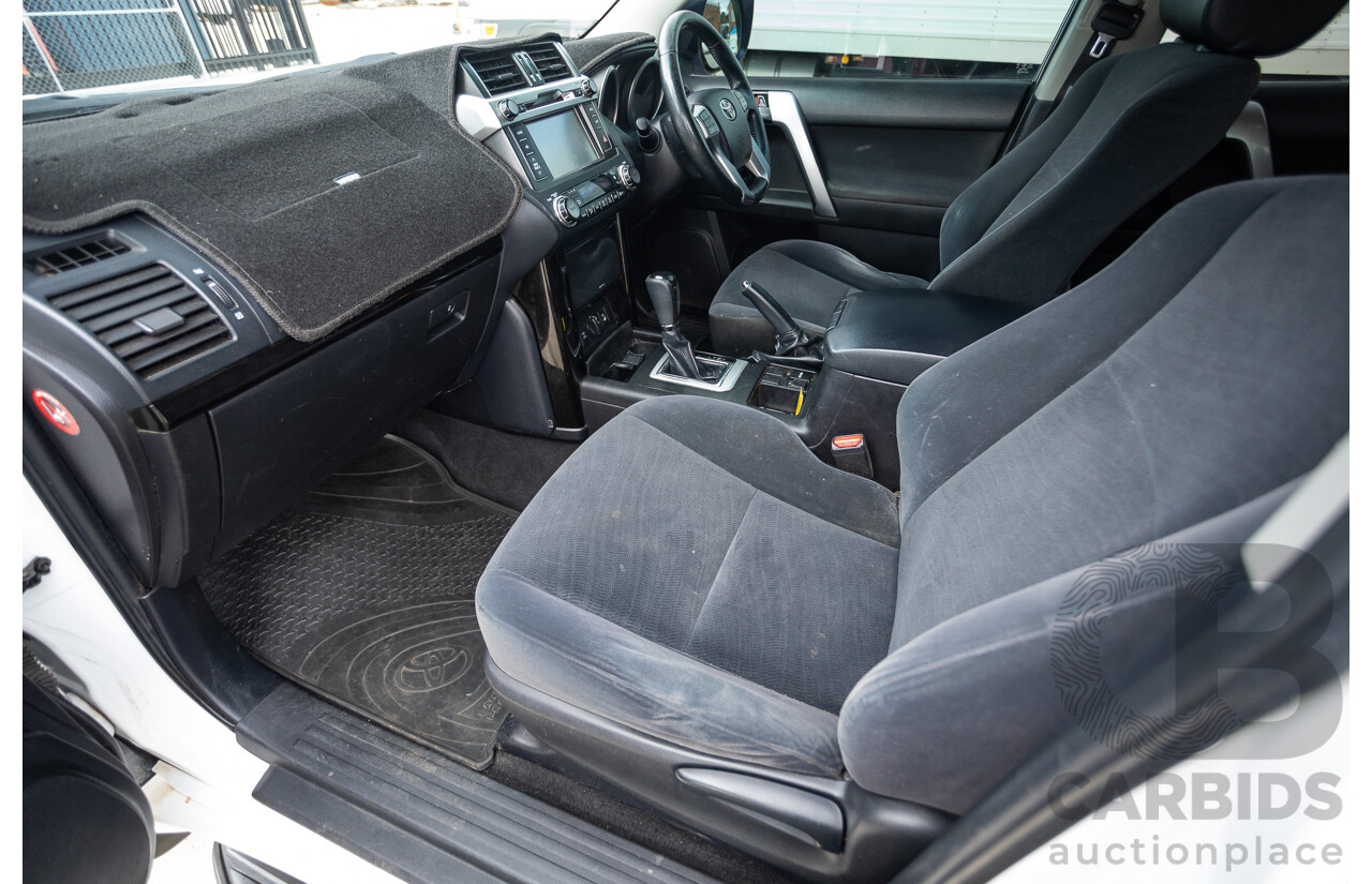 10/2013 Toyota Landcruiser Prado GXL (4x4) KDJ150R 11 UPGRADE 4d Wagon White 3.0L - 7 Seats