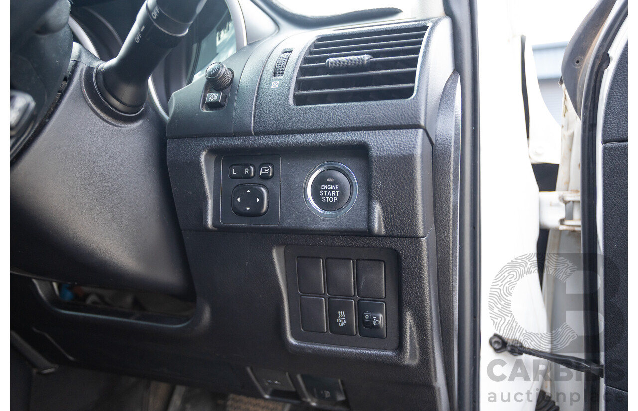 10/2013 Toyota Landcruiser Prado GXL (4x4) KDJ150R 11 UPGRADE 4d Wagon White 3.0L - 7 Seats