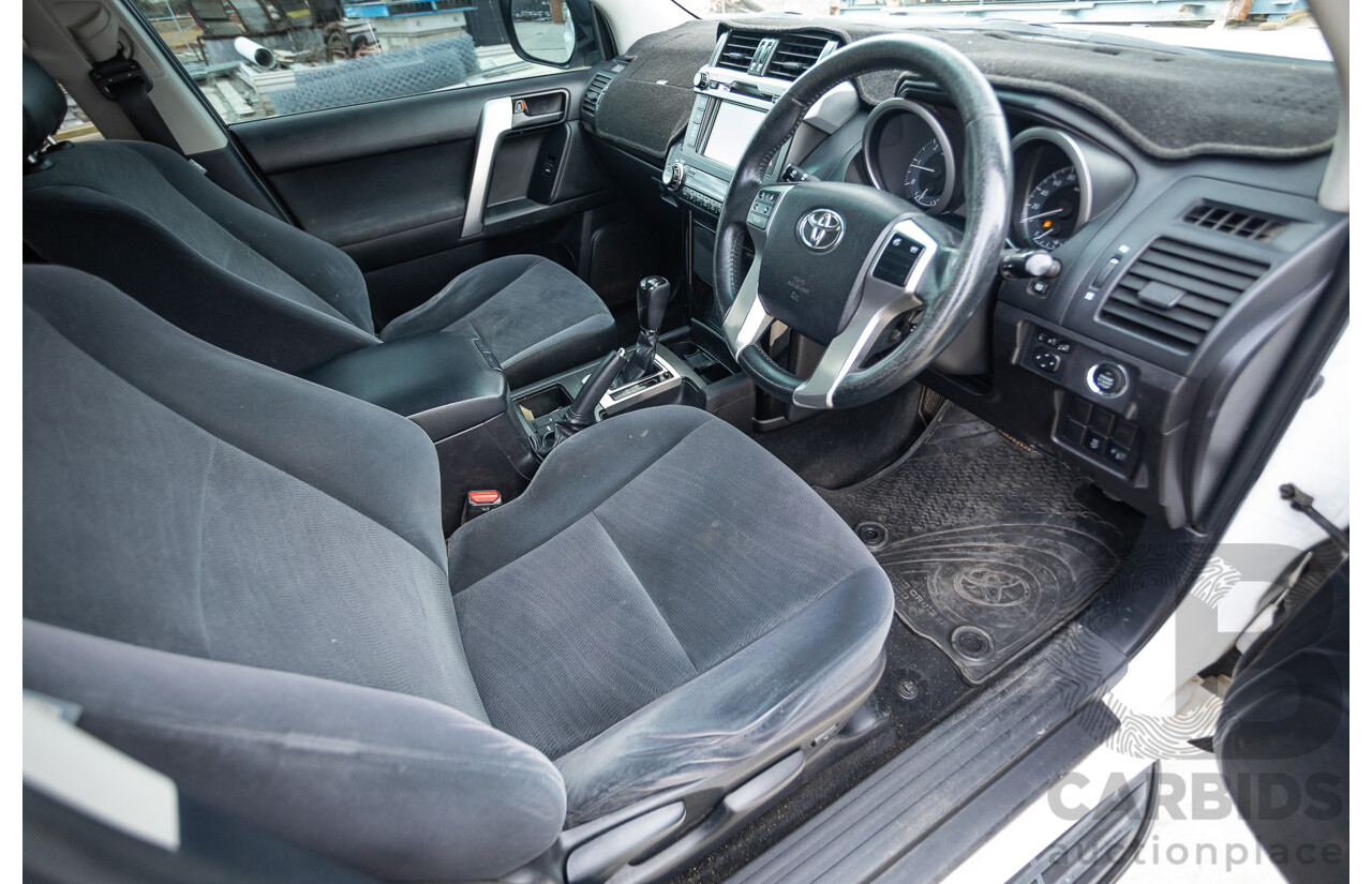 10/2013 Toyota Landcruiser Prado GXL (4x4) KDJ150R 11 UPGRADE 4d Wagon White 3.0L - 7 Seats