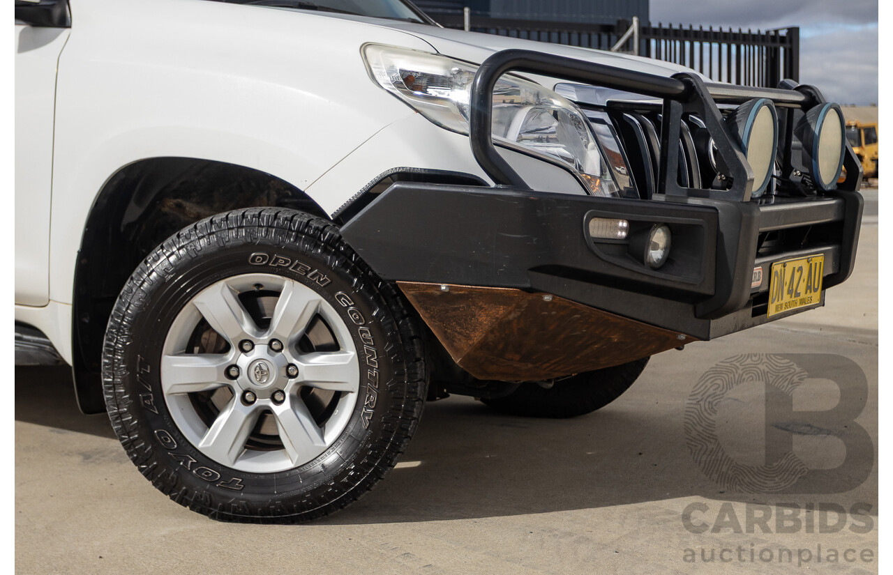 10/2013 Toyota Landcruiser Prado GXL (4x4) KDJ150R 11 UPGRADE 4d Wagon White 3.0L - 7 Seats