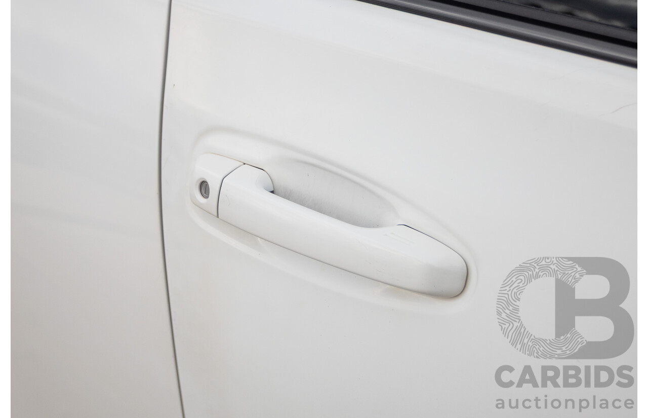 10/2013 Toyota Landcruiser Prado GXL (4x4) KDJ150R 11 UPGRADE 4d Wagon White 3.0L - 7 Seats