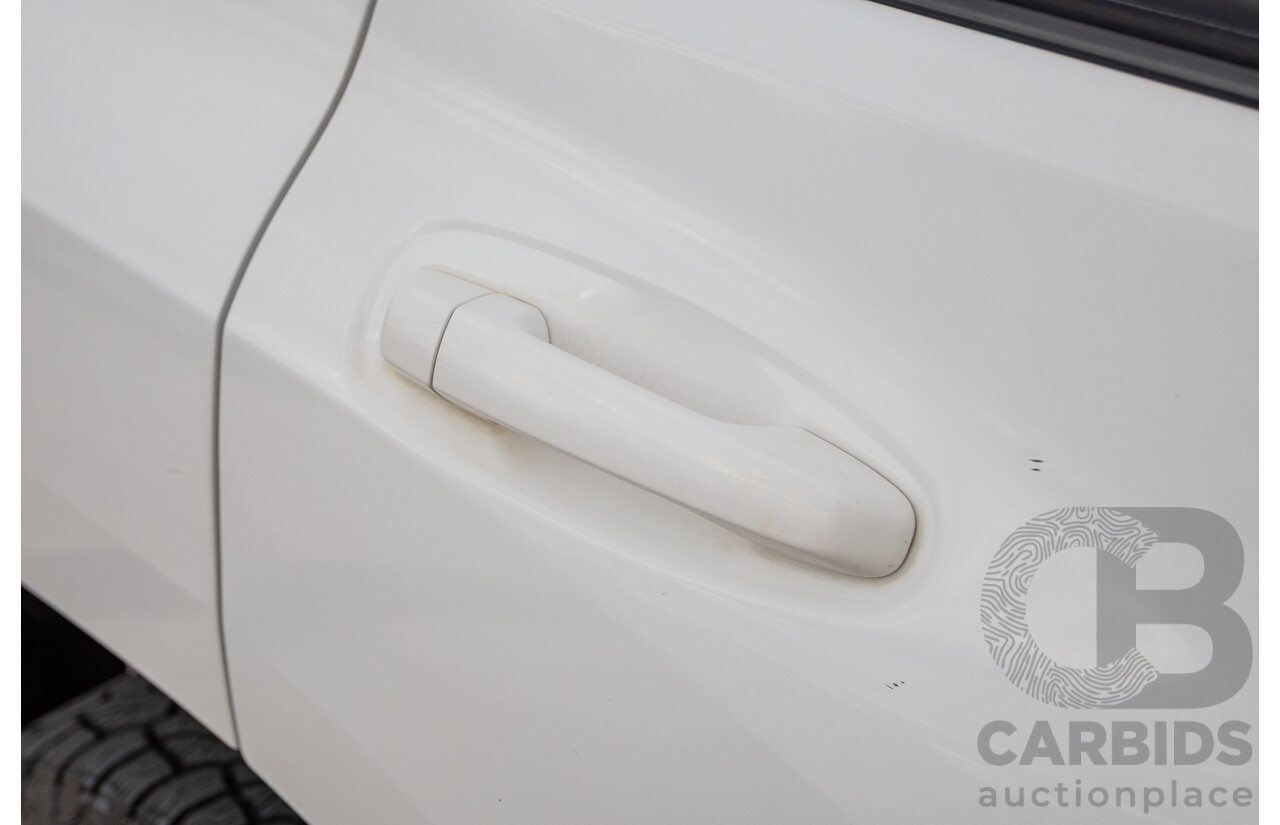 10/2013 Toyota Landcruiser Prado GXL (4x4) KDJ150R 11 UPGRADE 4d Wagon White 3.0L - 7 Seats